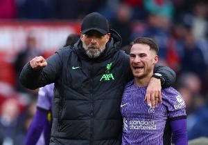 麦卡利斯特：队友总调侃我说‘克洛普是你爸爸，去抱抱爸爸吧’