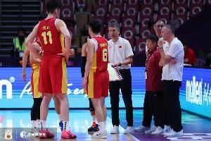 体坛周报：最团结的中国男篮背后，是冲破质疑的郭士强