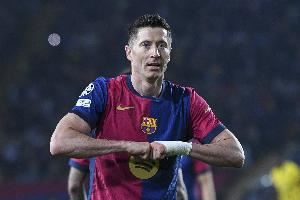 有望复出！记者：莱万参加巴萨今日合练