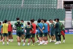 恩加德乌现身球场，吴少聪和达万缺席今日国安赛前训练