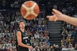 上错号了？德国小组赛场均净胜32.8分 淘汰赛首战半场落后1分！