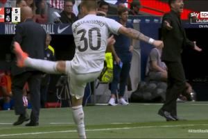 年轻气盛😤18岁马斯坦托诺德比吞惨败 尾声爆射场边染黄+引冲突