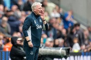 莫耶斯：定位球防守让我们功亏一篑，进球被吹是正确判罚