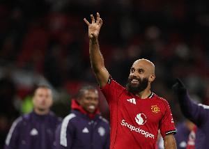 莱茵克尔：显然姆伯莫可以适应为曼联效力的压力，这没影响到他