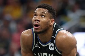 特纳：字母哥不仅改变了我的场上位置 更改变了我思考比赛方式